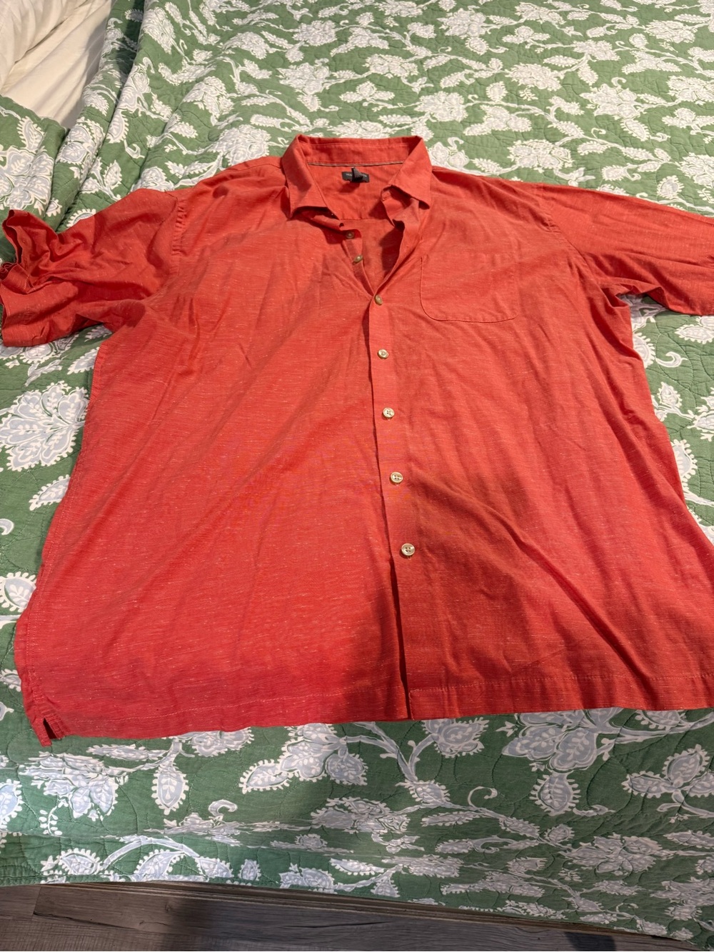 Van Heusen Men’s Short-Sleeve Button-Down Shirt in Coral Red